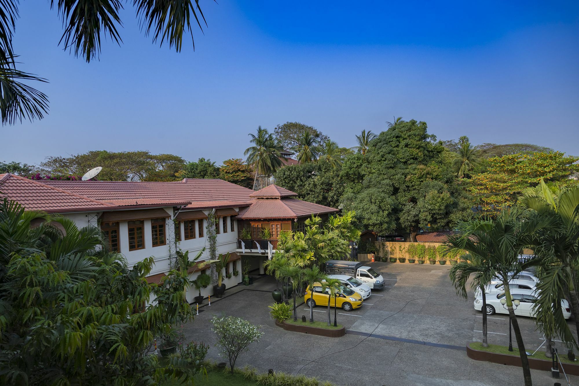 Savoy Hotel Yangon Exterior foto